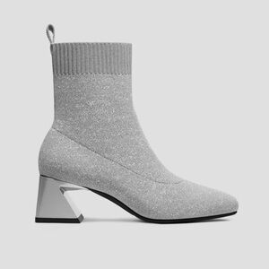 Vivaia Regina Pro Water-Repellant Boots - Sz 7 in Silver Metallic